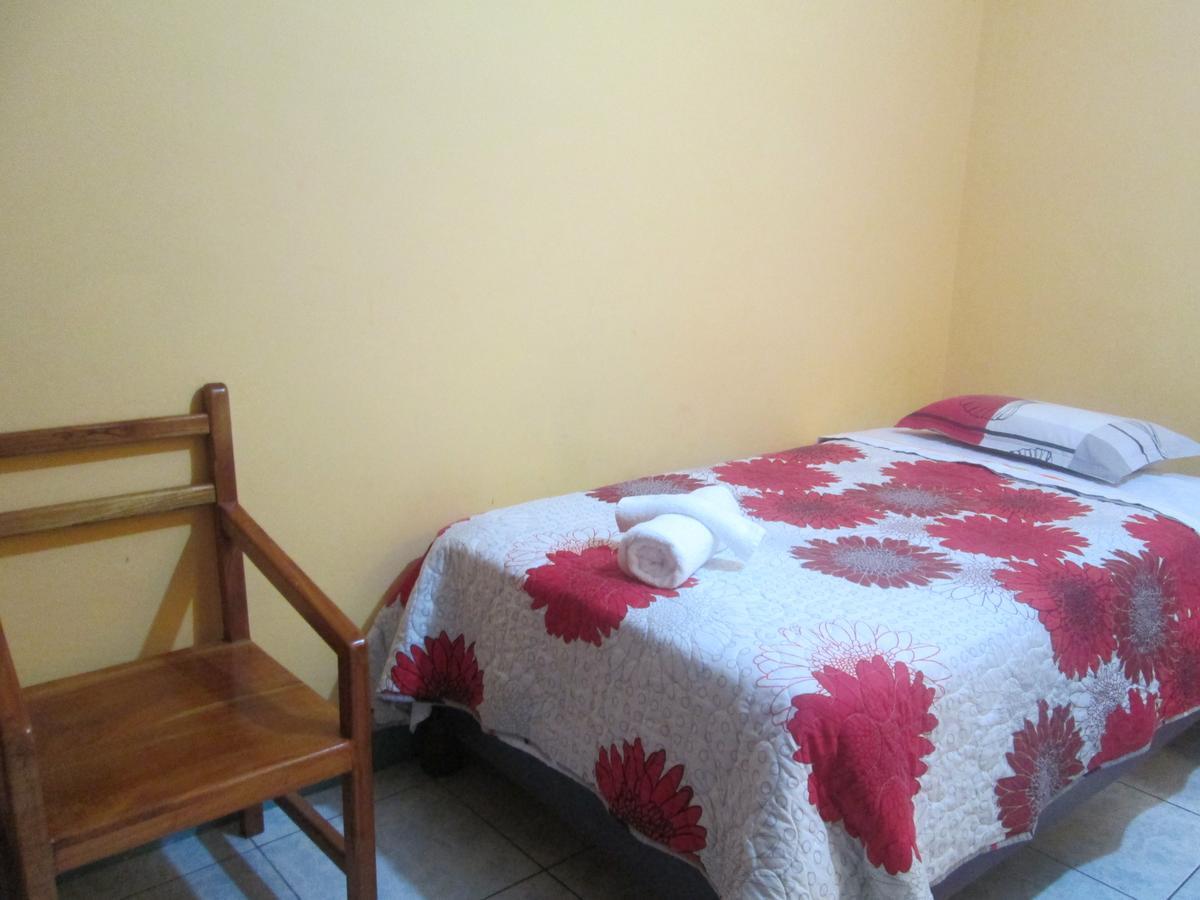 بويرتو بكويريزو مورينو Hostal Leon Dormido المظهر الخارجي الصورة