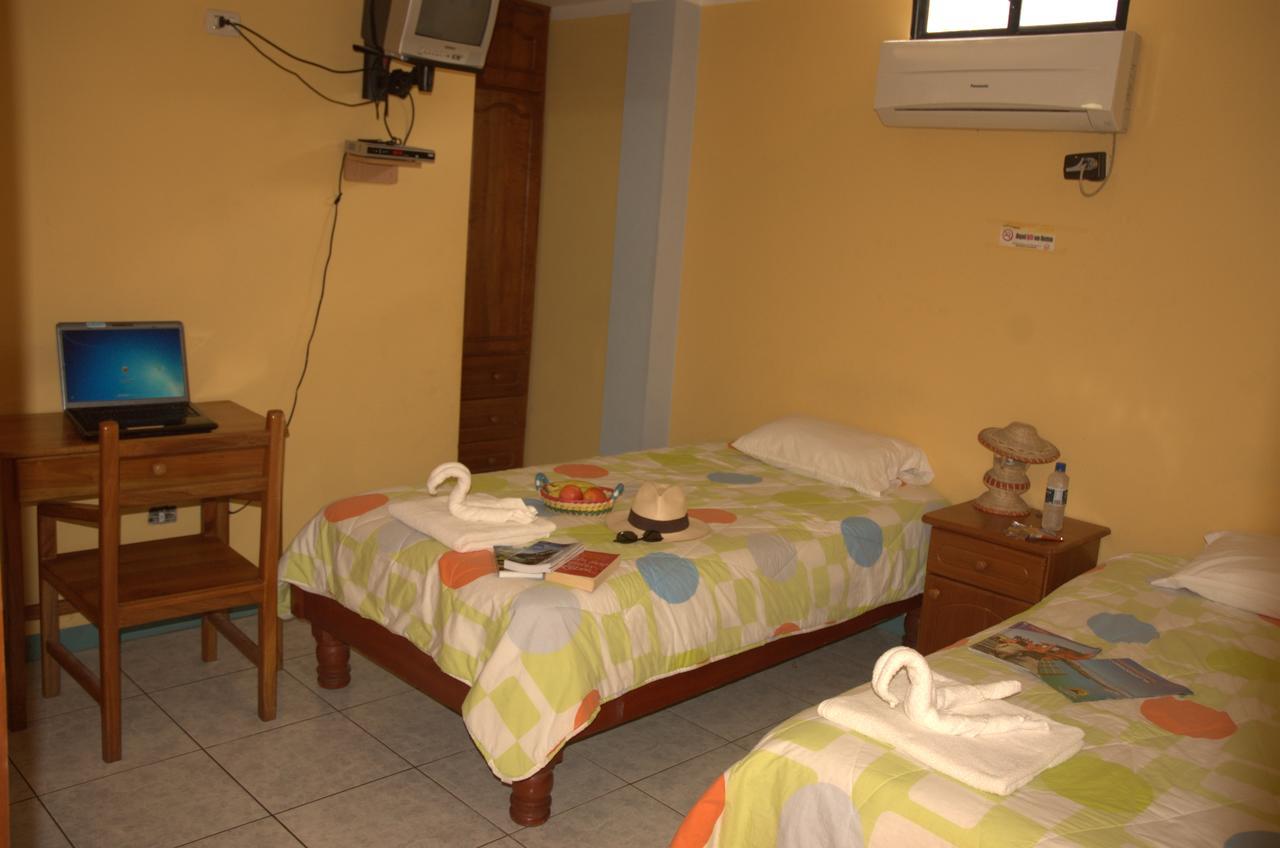 بويرتو بكويريزو مورينو Hostal Leon Dormido المظهر الخارجي الصورة