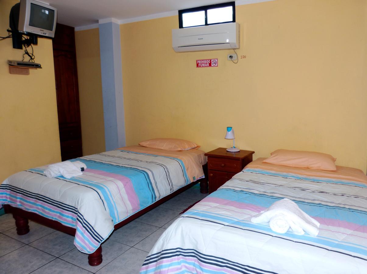 بويرتو بكويريزو مورينو Hostal Leon Dormido المظهر الخارجي الصورة