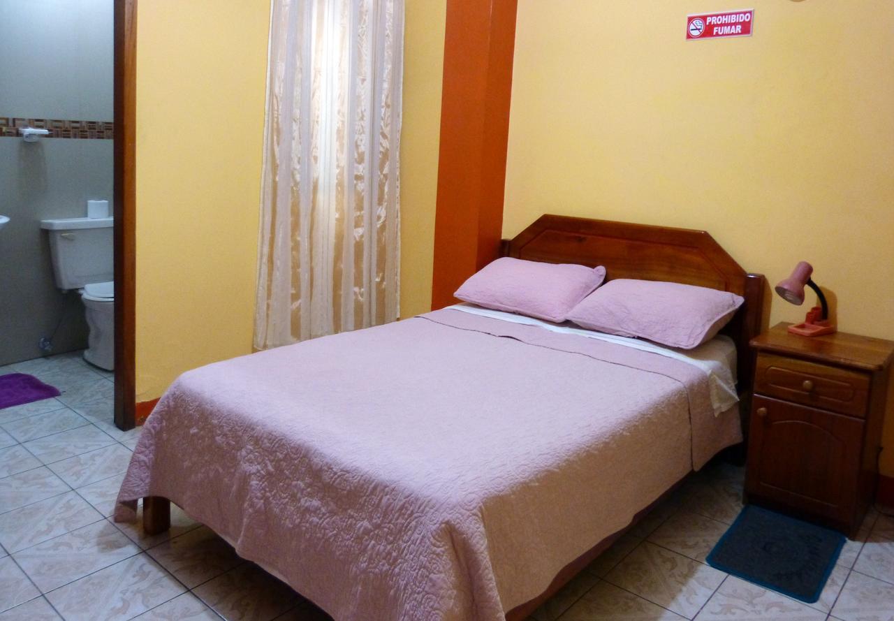 بويرتو بكويريزو مورينو Hostal Leon Dormido المظهر الخارجي الصورة