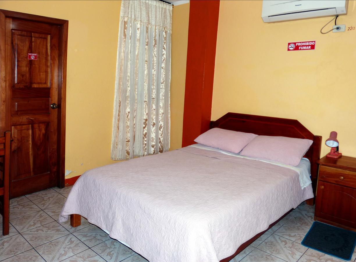 بويرتو بكويريزو مورينو Hostal Leon Dormido المظهر الخارجي الصورة